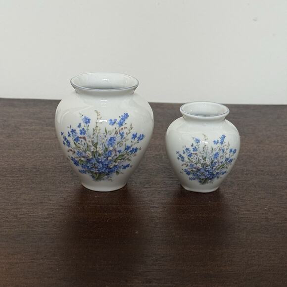 Forget Me Not Floral Porcelain Vase 2 Vases Blue White Floral Bouquet Home Decor - Picture 2 of 15